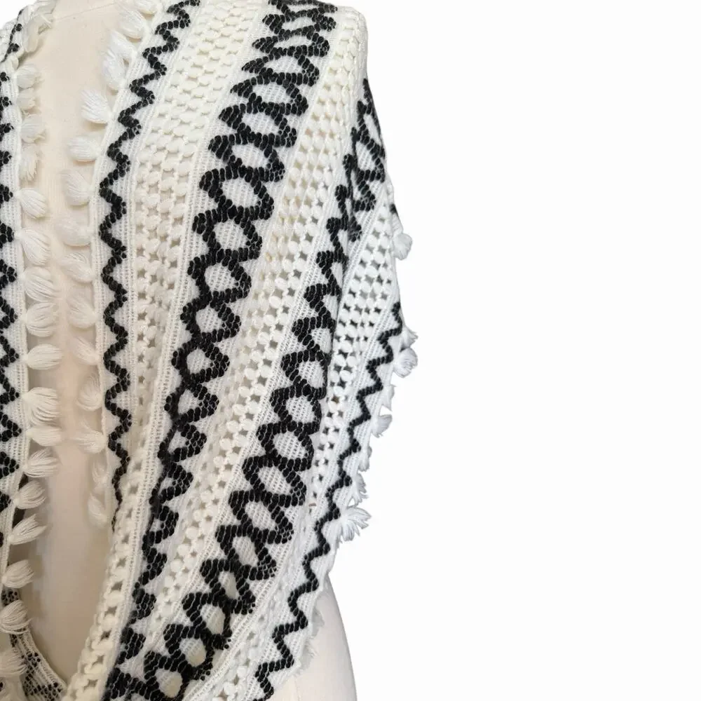 Handmade Black White Gray Crochet Infinity Scarf Zigzag Wave Pattern Fringe Cowl